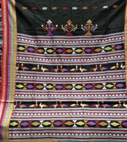 Bomkai cotton saris are mostly accepted for habitual wear and the silk sari is put on ceremonies and