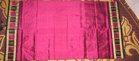 Several patterns are found in the sari which has different names like pestle (rukha), hour-glass sha