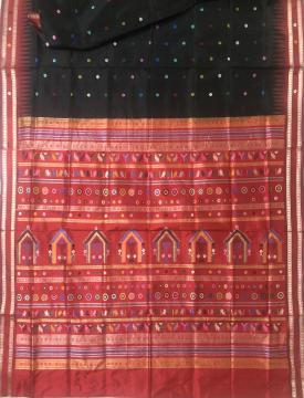 Exclusively woven traditional Dolabedi Silk Saree with Blouse piece