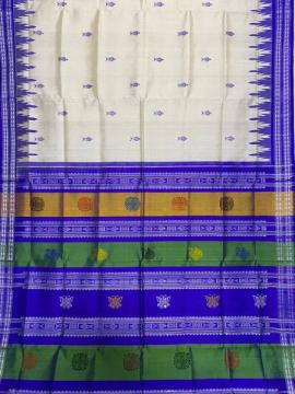 Exclusively woven phoda kumbha border fish buta body double Aanchal Berhampuri silk saree with blous
