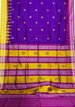 Exquisite Berhampuri silk saree with phoda kumbha Ganga Jamuna border flower buta body single pallu