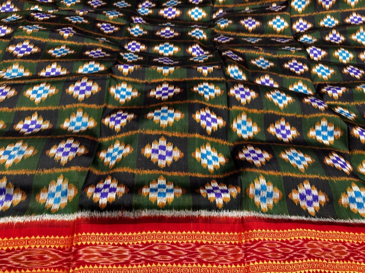 The beauty of Pasapalli Aanchal and body Khandua Silk Saree without Blouse Piece