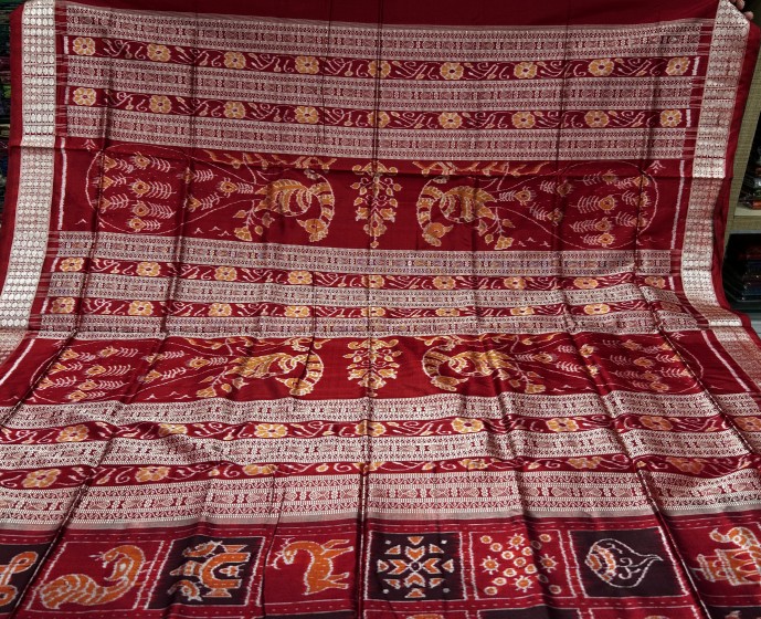 Exquisite exclusively woven dasa kothi Ikat weave Silk saree with blouse piece