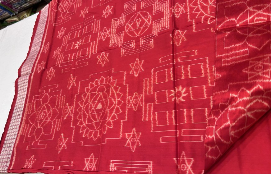 Divine Yantra Elegance Ikat Silk Saree Ensemble with blouse piece