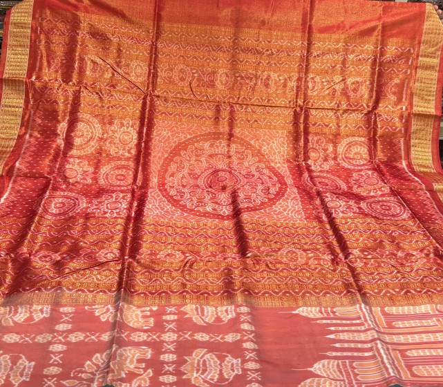 Exquisite Taj Mahal motifs body with tissue silk border n Aanchal Ikat weave Silk saree with blouse