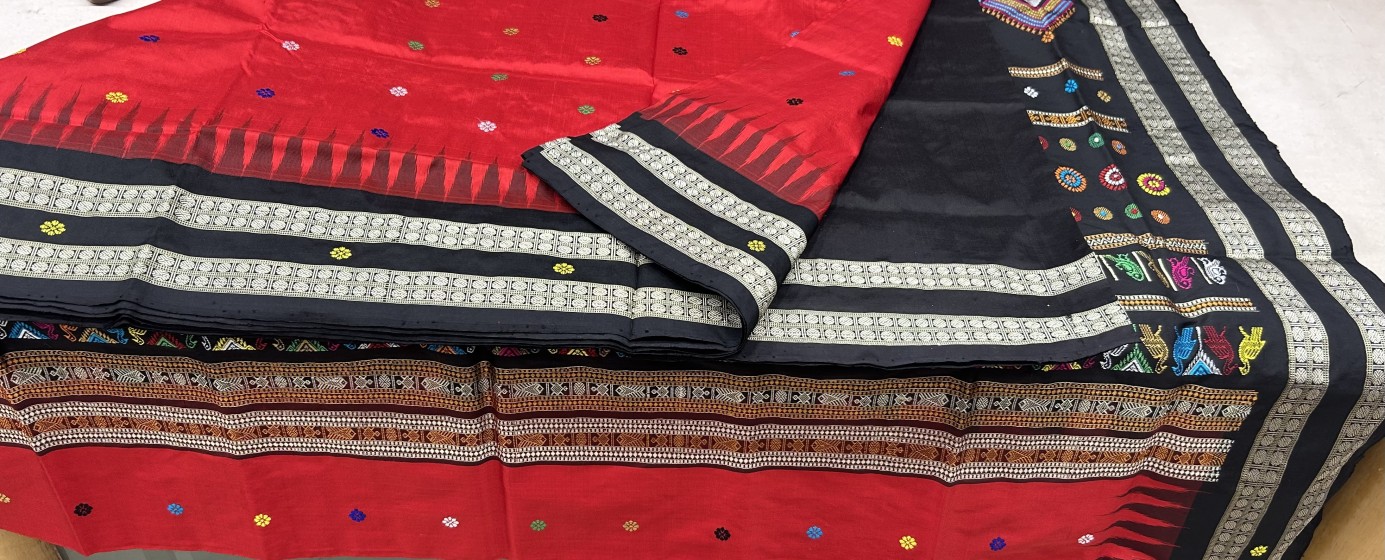 Beautiful red and black combination dolabedi Silk saree with blouse piece