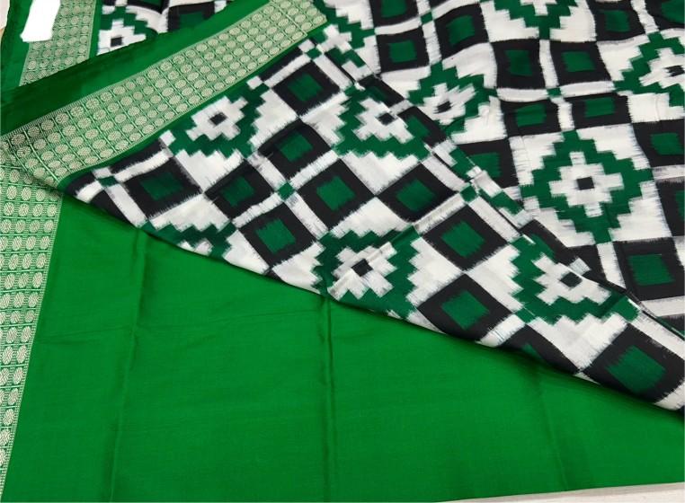 Beautiful double Ikat Pasapalli Silk Saree with blouse piece